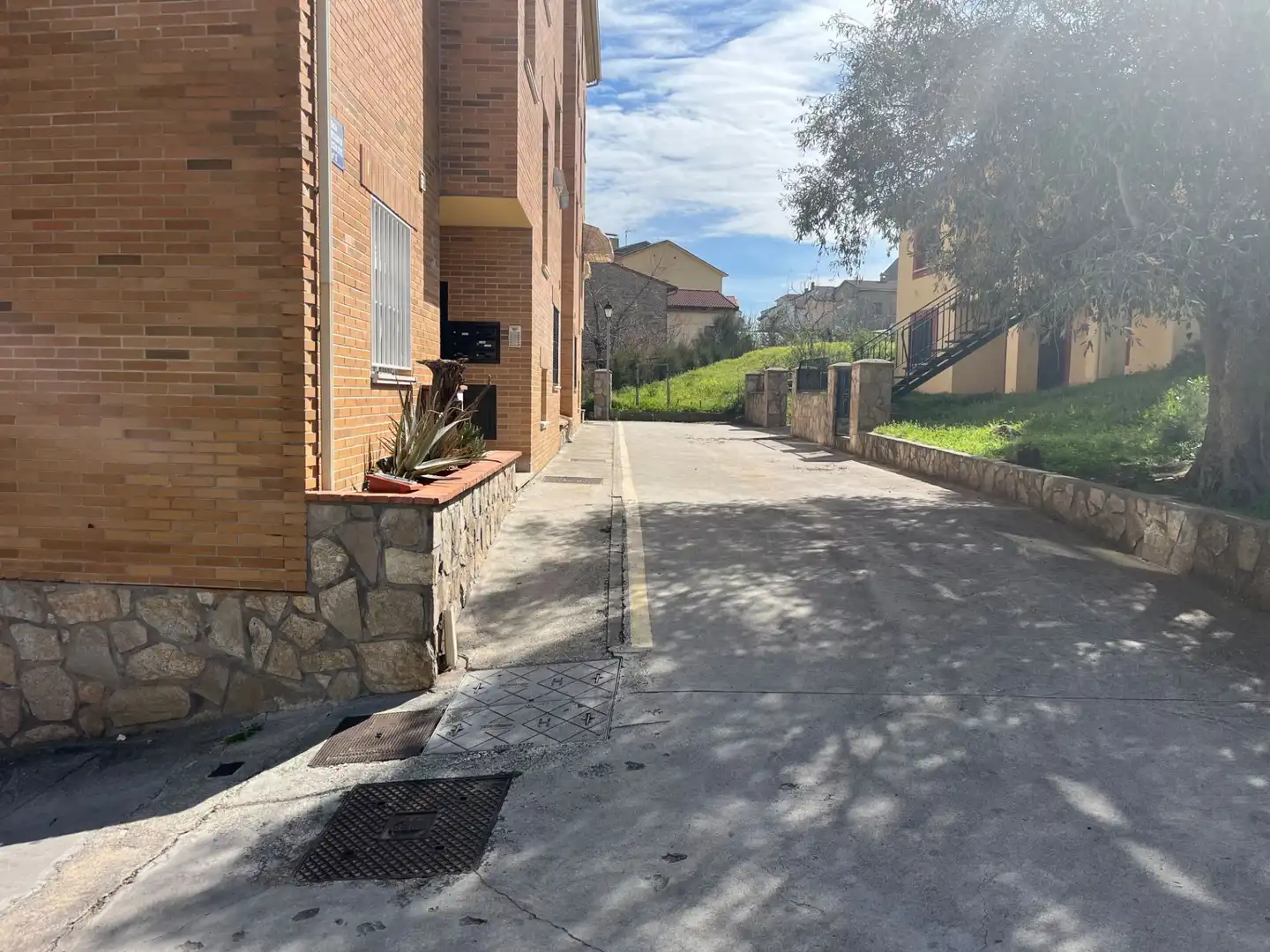 Vista exterior de Garaje en venta en La Adrada 