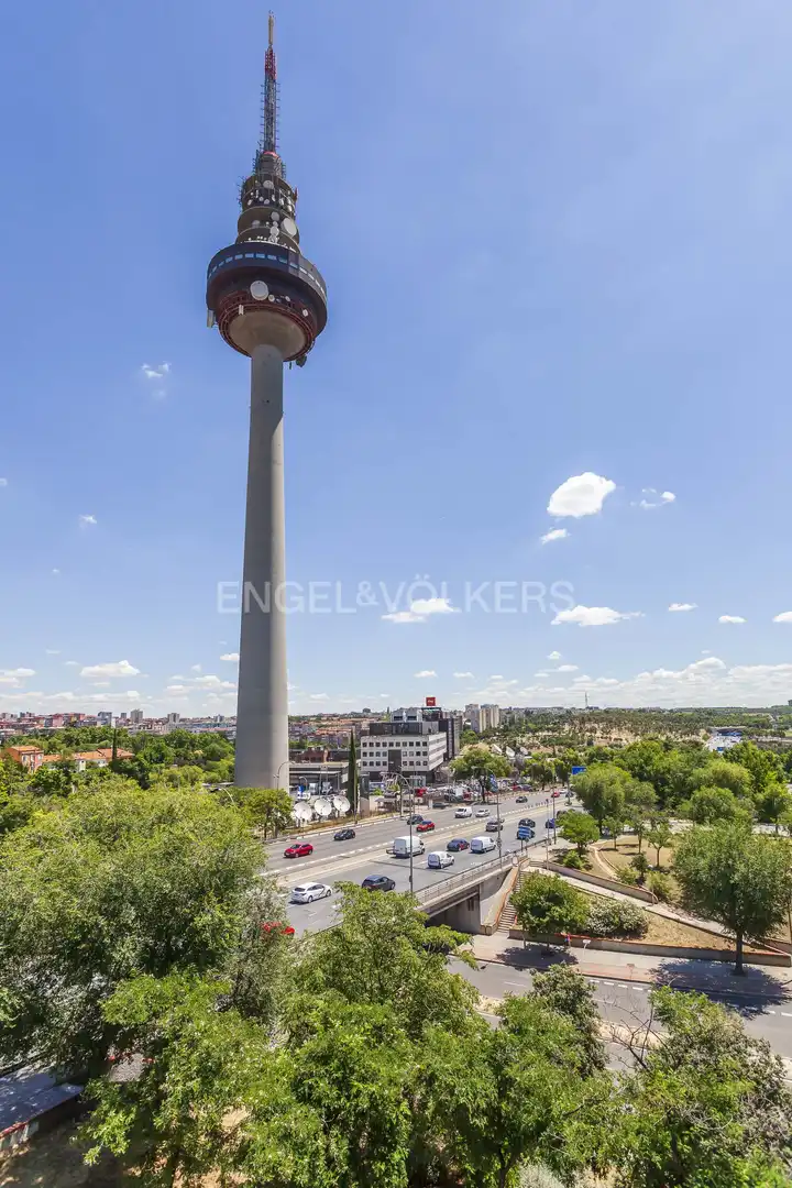 Vista exterior de Pis de lloguer en Madrid amb Aire condicionat, Calefacció i Jardí privat