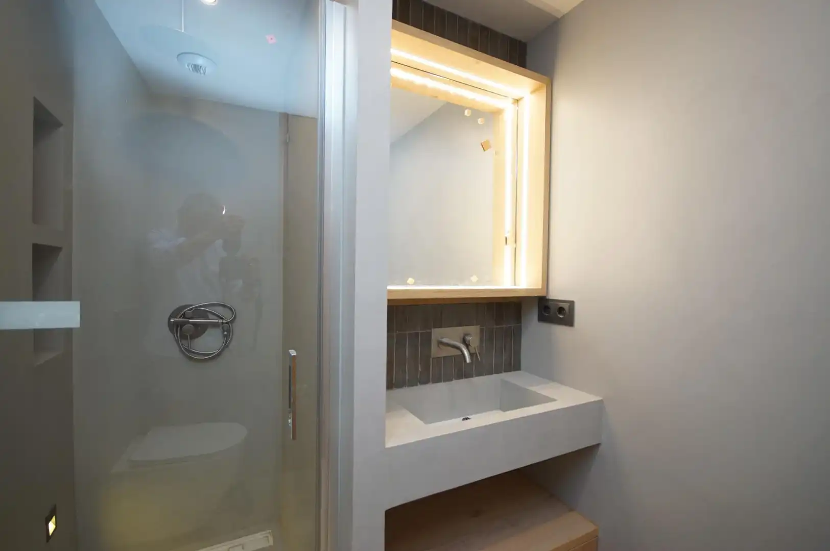 Bathroom of Flat for sale in Barcelona  with Air Conditioner, Heating and Parquet flooring
