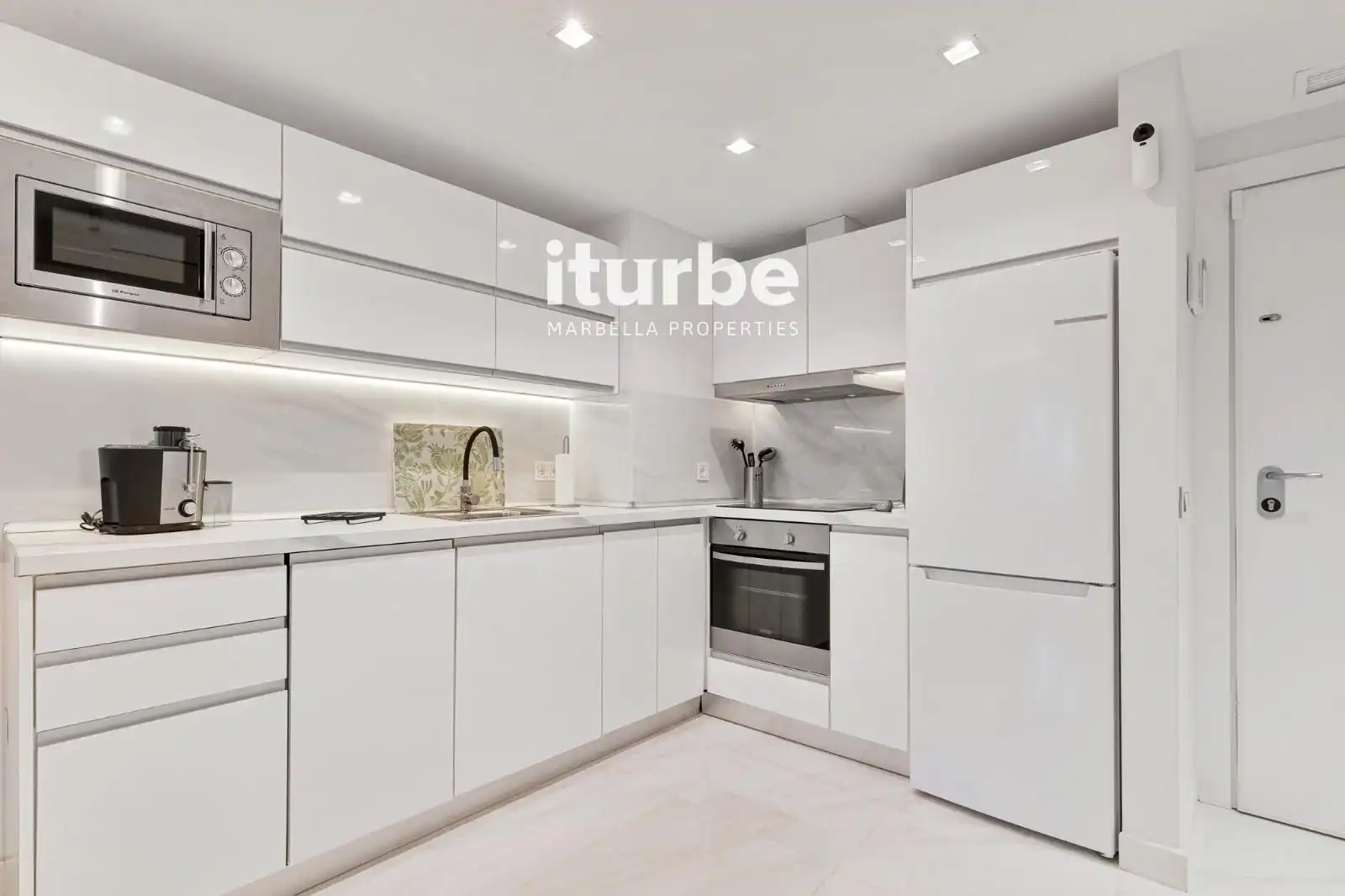 Cocina de Piso en venta en Marbella con Aire acondicionado y Alarma