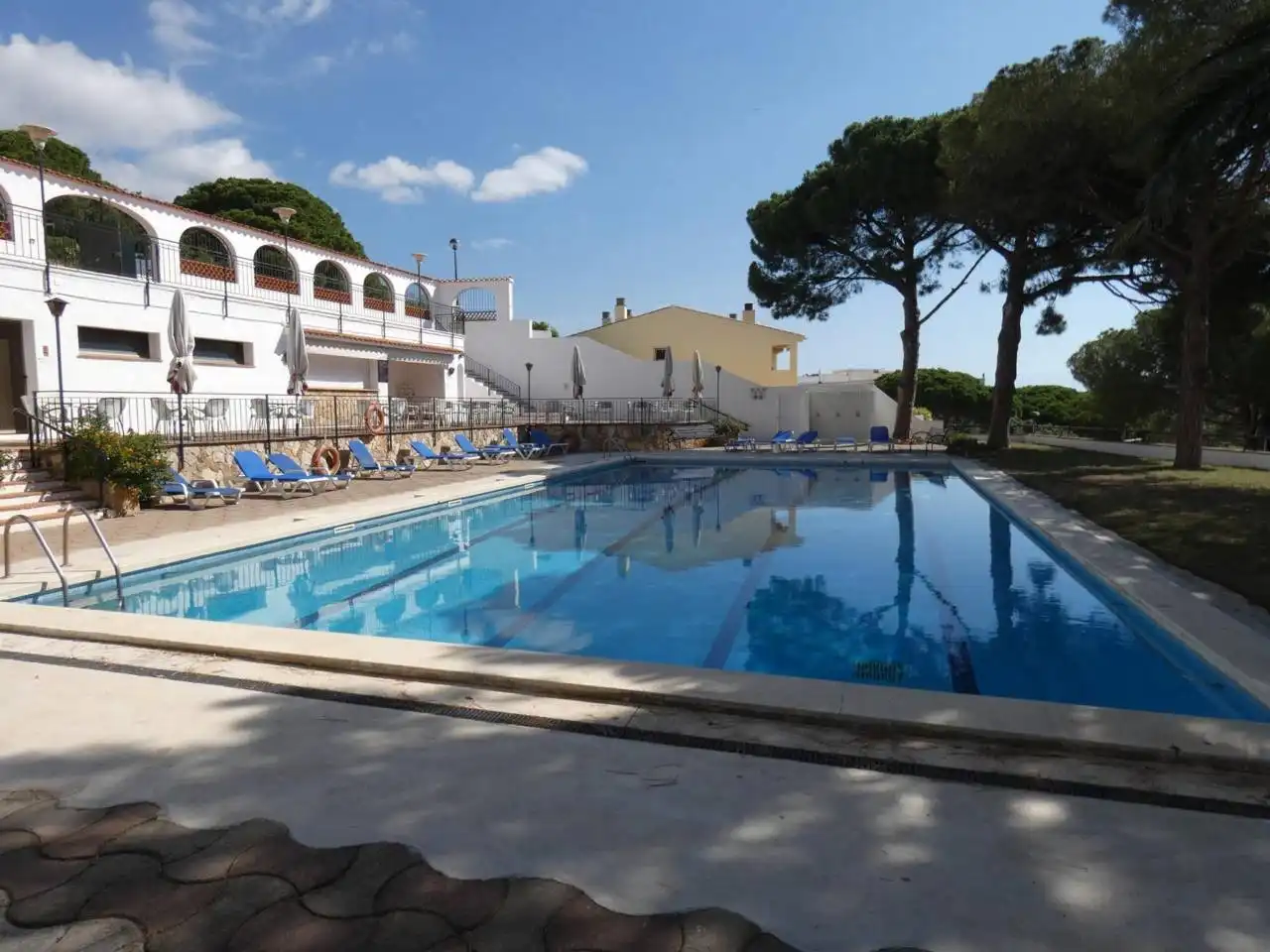 Swimming pool of Flat for sale in Sant Feliu de Guíxols  with Terrace and Community pool