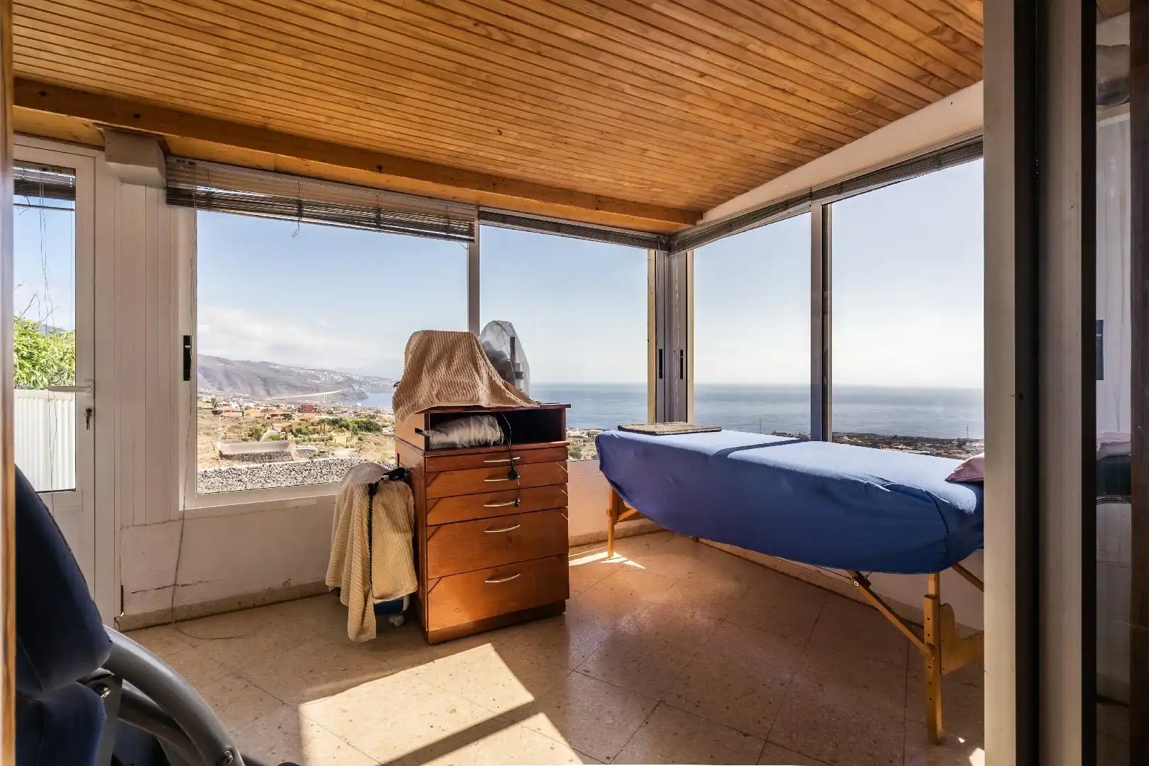 Bedroom of Buildings for sale in Candelaria