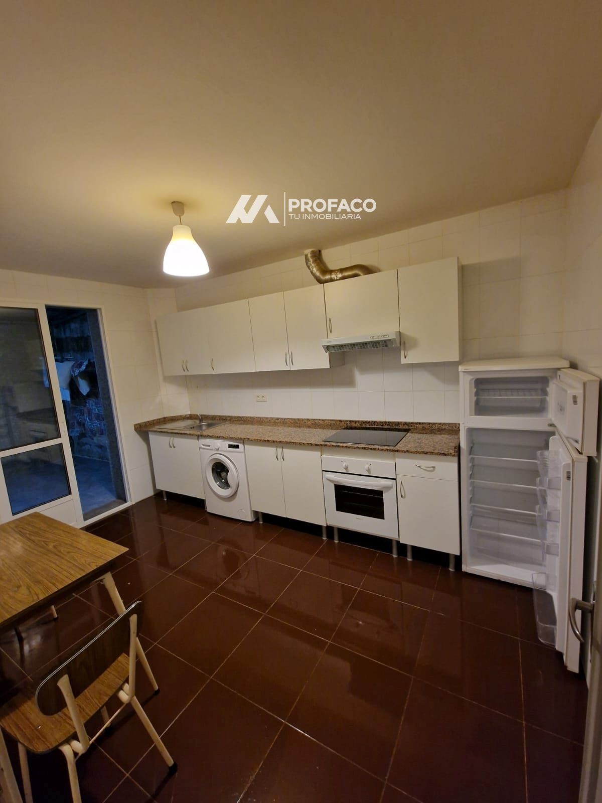 Cuina de Pis de lloguer en O Carballiño   amb Calefacció, Terrassa i Moblat