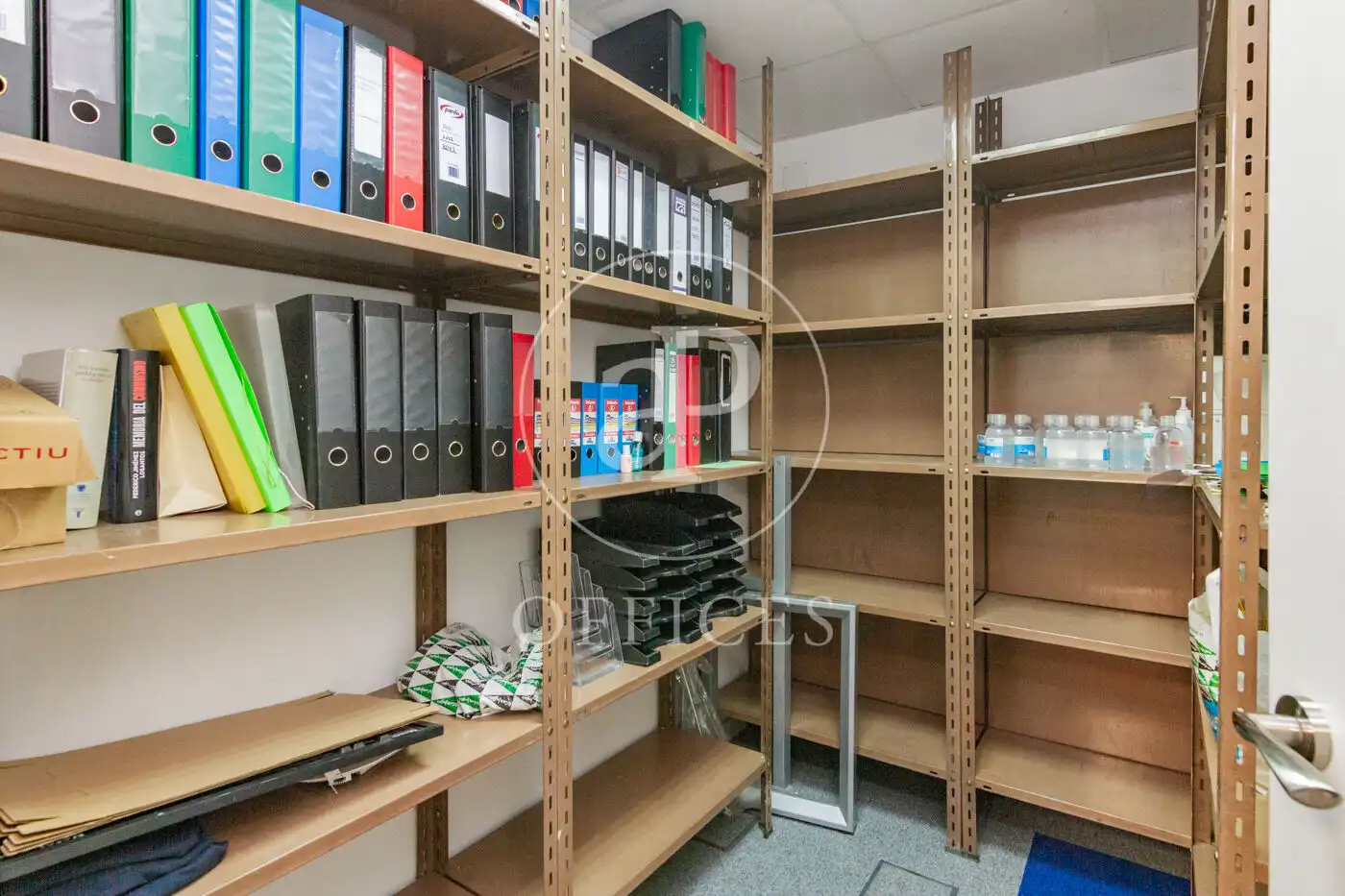 Office for rent in Madrid  with Air Conditioner