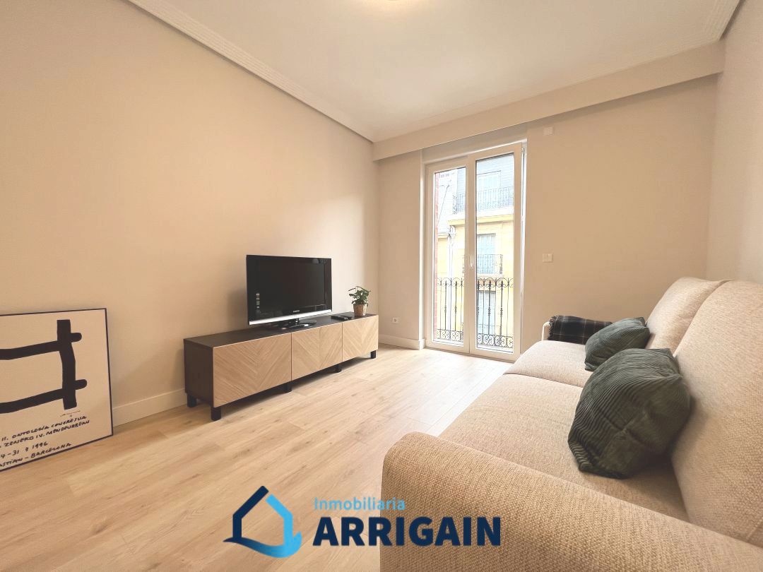 Flat to rent in Calle Arrasate, Área Romántica, Centro