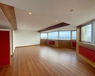 Attic to rent in A Coruña Capital   with Parquet flooring