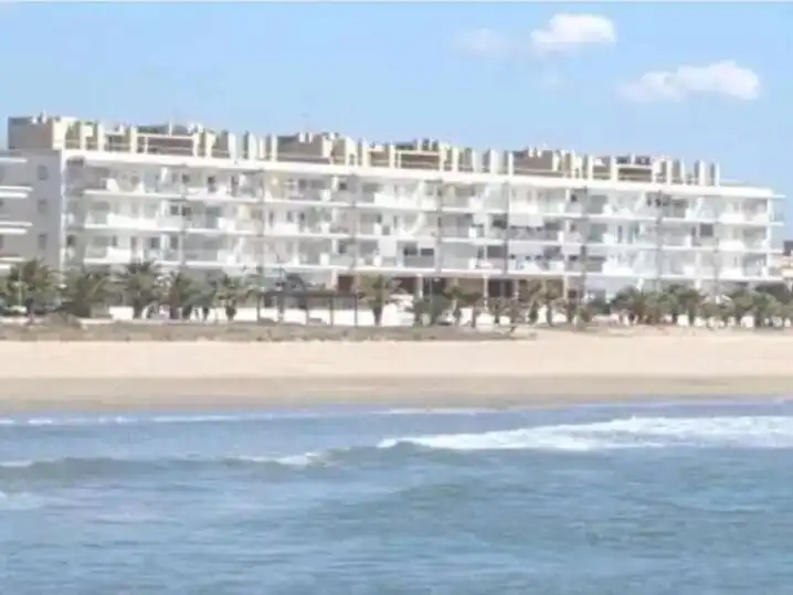 Piso con terraza en venta en Les Salines - Pla de Sant Pere, imagen 2
