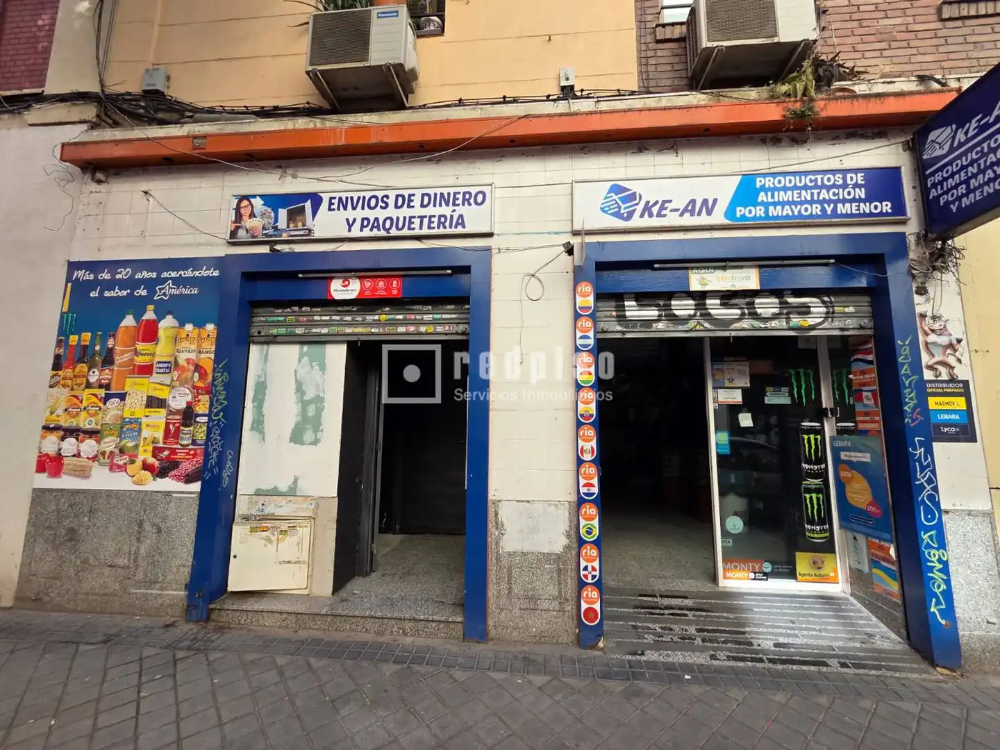 Vista exterior de Local en venta en Madrid
