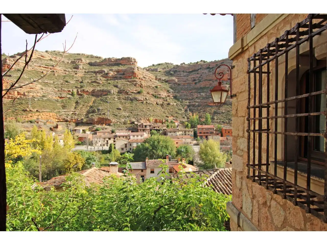 Vista exterior de Casa o xalet en venda en Arcos de Jalón amb Calefacció, Jardí privat i Terrassa