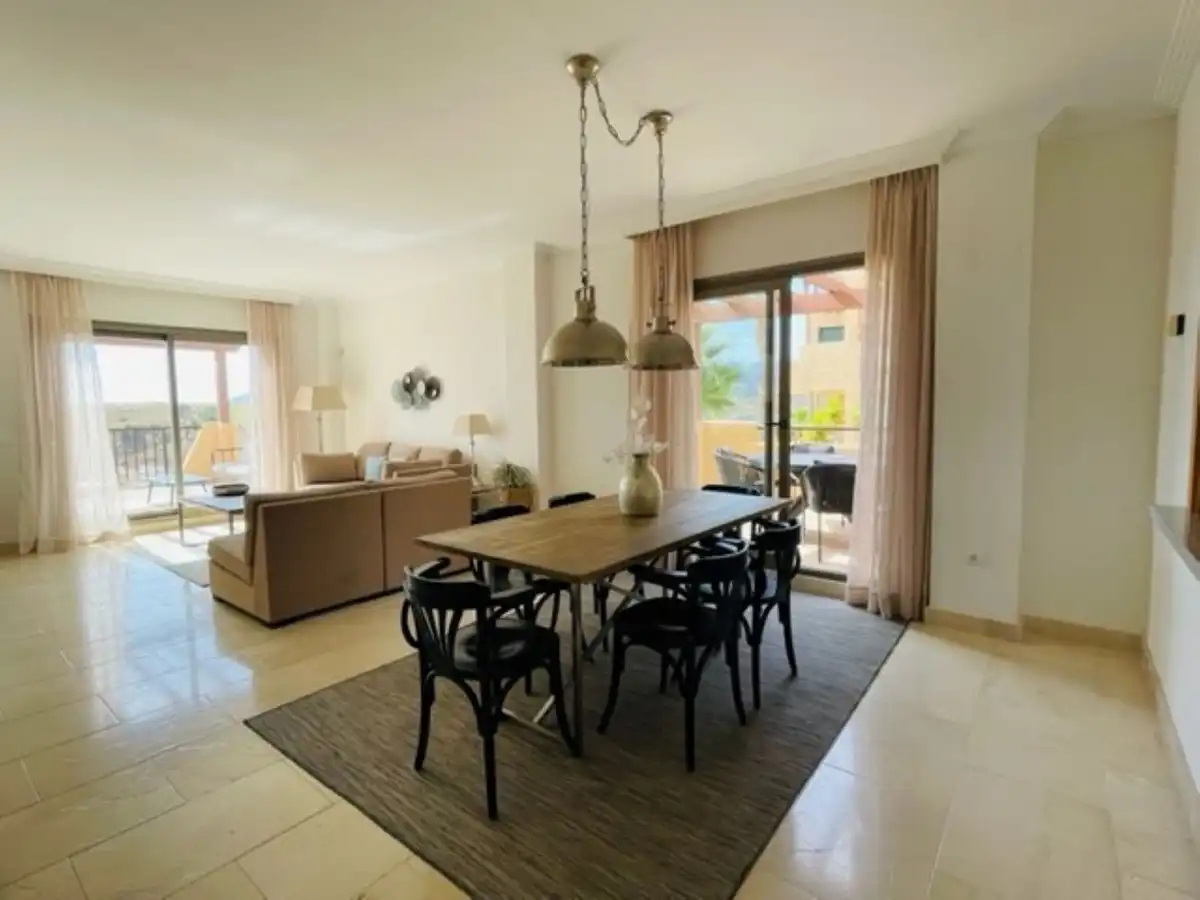 Esszimmer von Dachboden zum Verkauf in Benahavís mit Terrasse, Möbliert und Internet