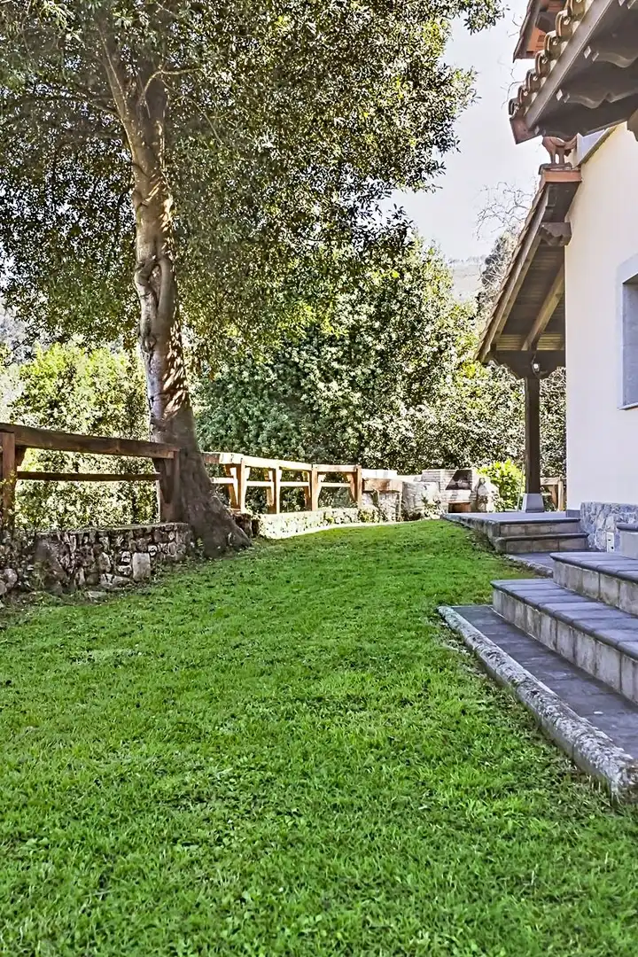 Jardí de Finca rústica en venda en Llanes amb Aire condicionat i Calefacció
