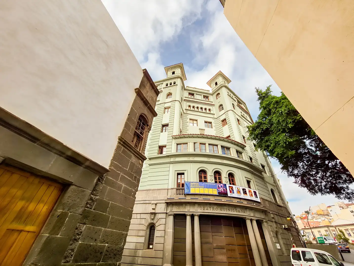 Vista exterior de Casa o xalet en venda en Las Palmas de Gran Canaria amb Terrassa, Traster i Moblat