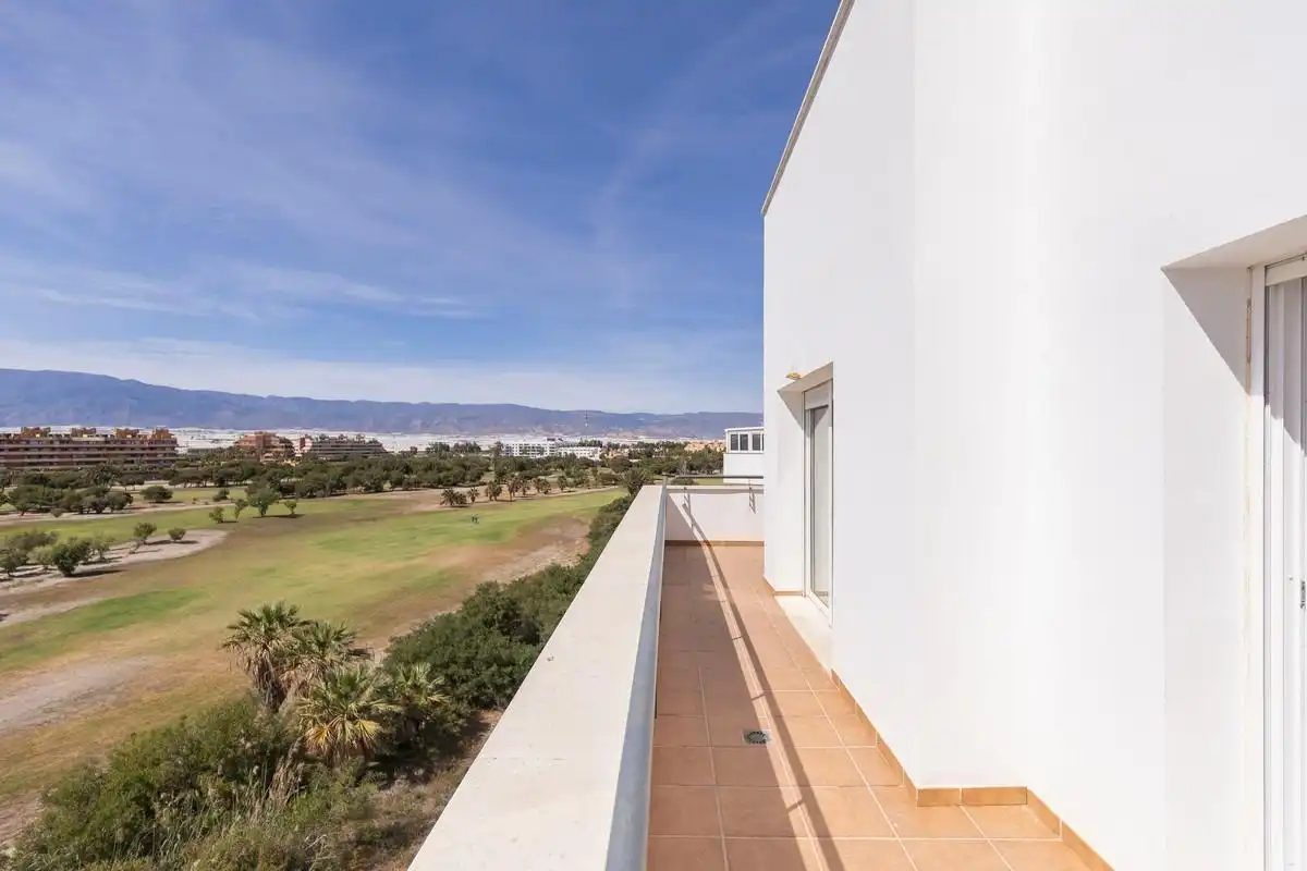 Terrassa de Àtic en venda en Roquetas de Mar amb Aire condicionat, Jardí privat i Terrassa
