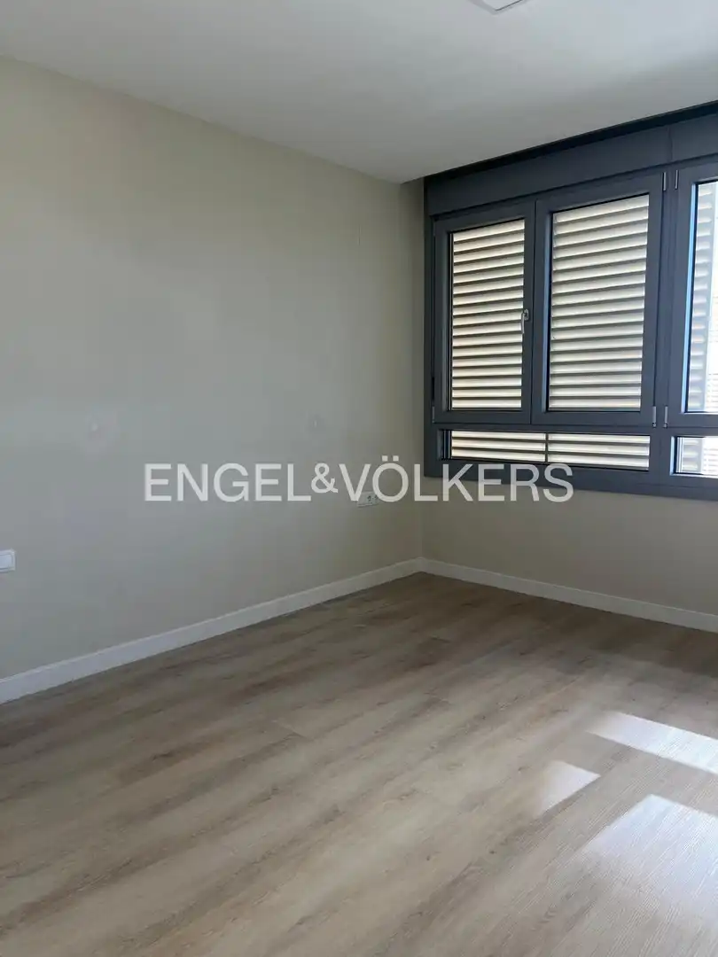 Bedroom of Flat for rent in Madrid  with Air Conditioner, Heating and Terrace