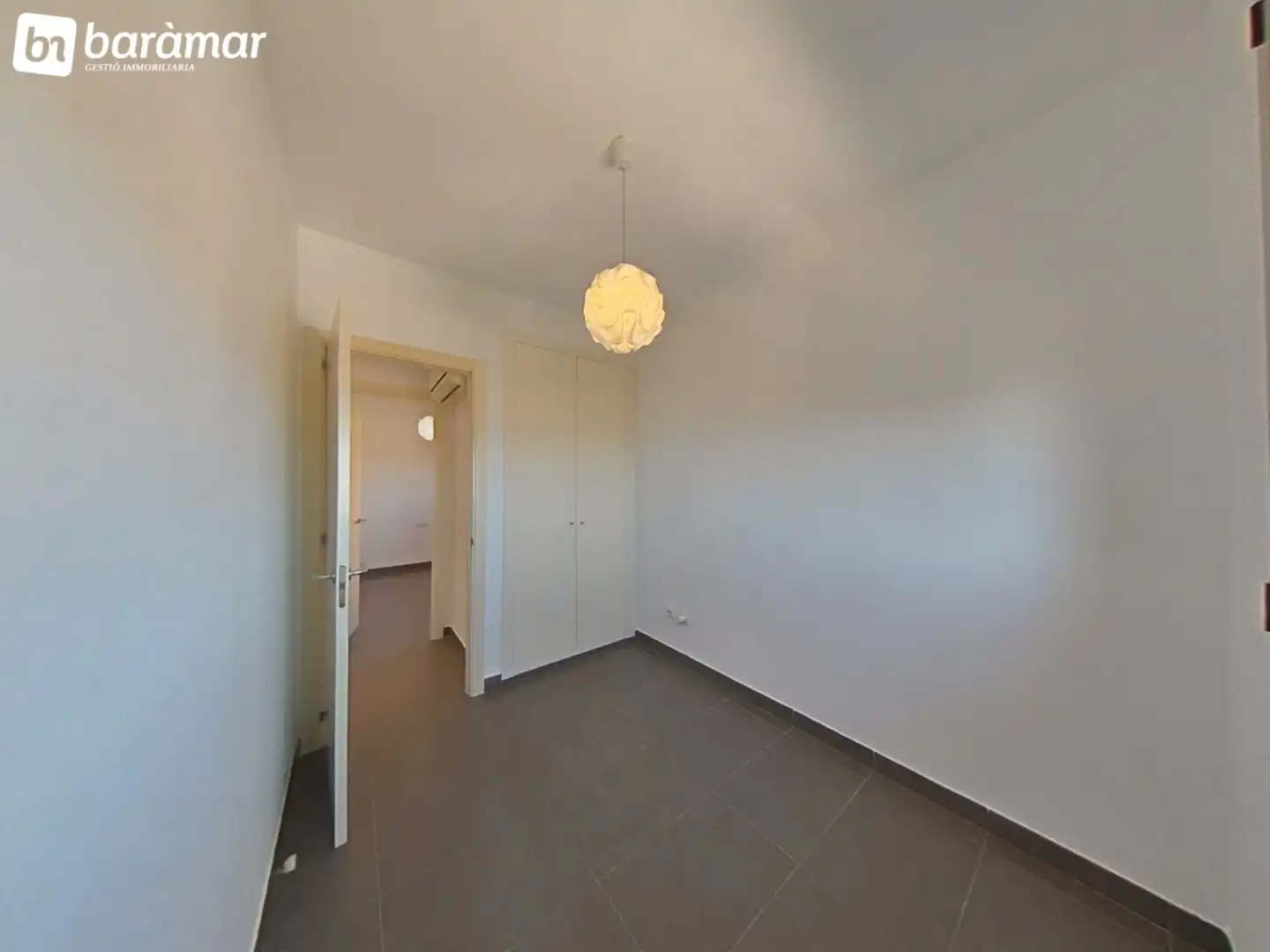 Habitación de Casa adosada en venta en El Vendrell con Aire acondicionado, Calefacción y Jardín privado