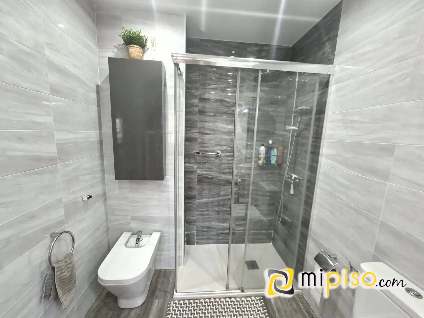 Bathroom of Flat for rent in Laredo  with Terrace and Furnished