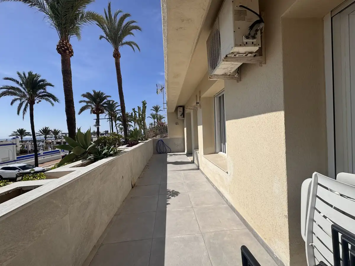 Außenansicht von Wohnungen zur Miete in Estepona Pueblo