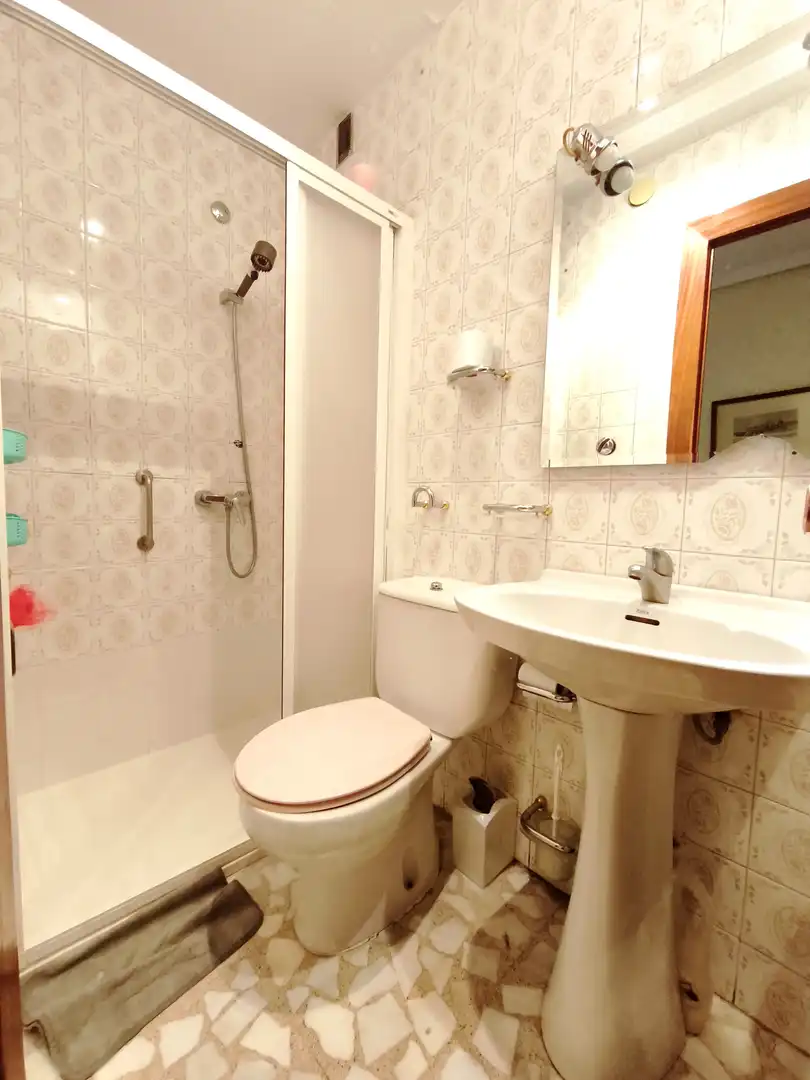 Baño de Piso en venta en  Logroño con Calefacción, Parquet y Terraza