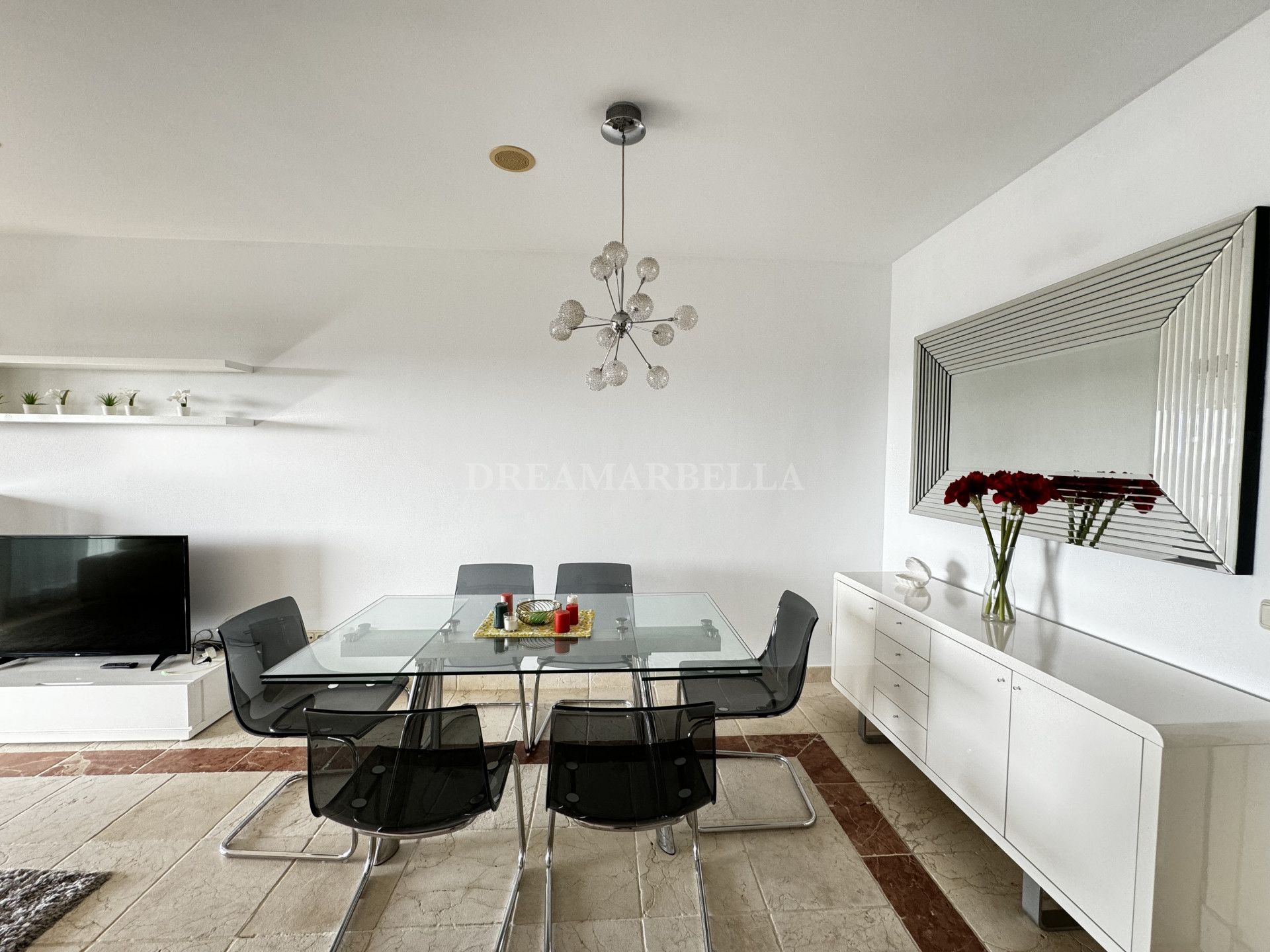 Comedor de Apartamento de alquiler en Estepona con Aire acondicionado, Calefacción y Terraza