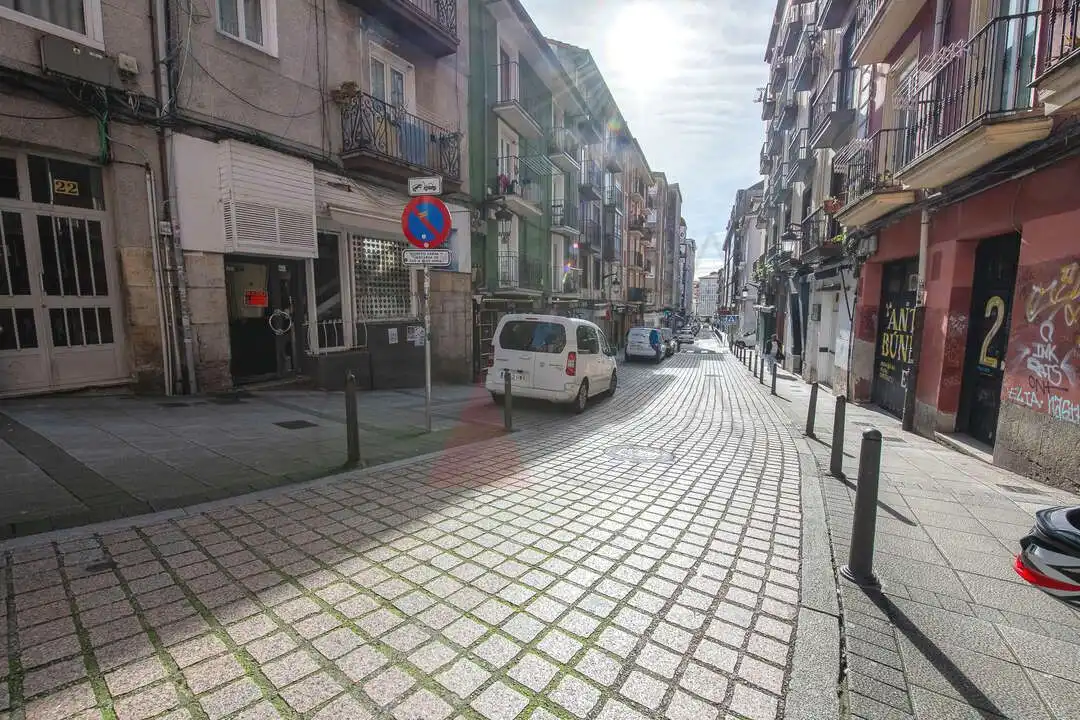 Außenansicht von Wohnung zum Verkauf in Santander mit Heizung und Balkon