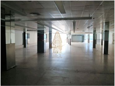 Locale commerciale in affitto a Lepe