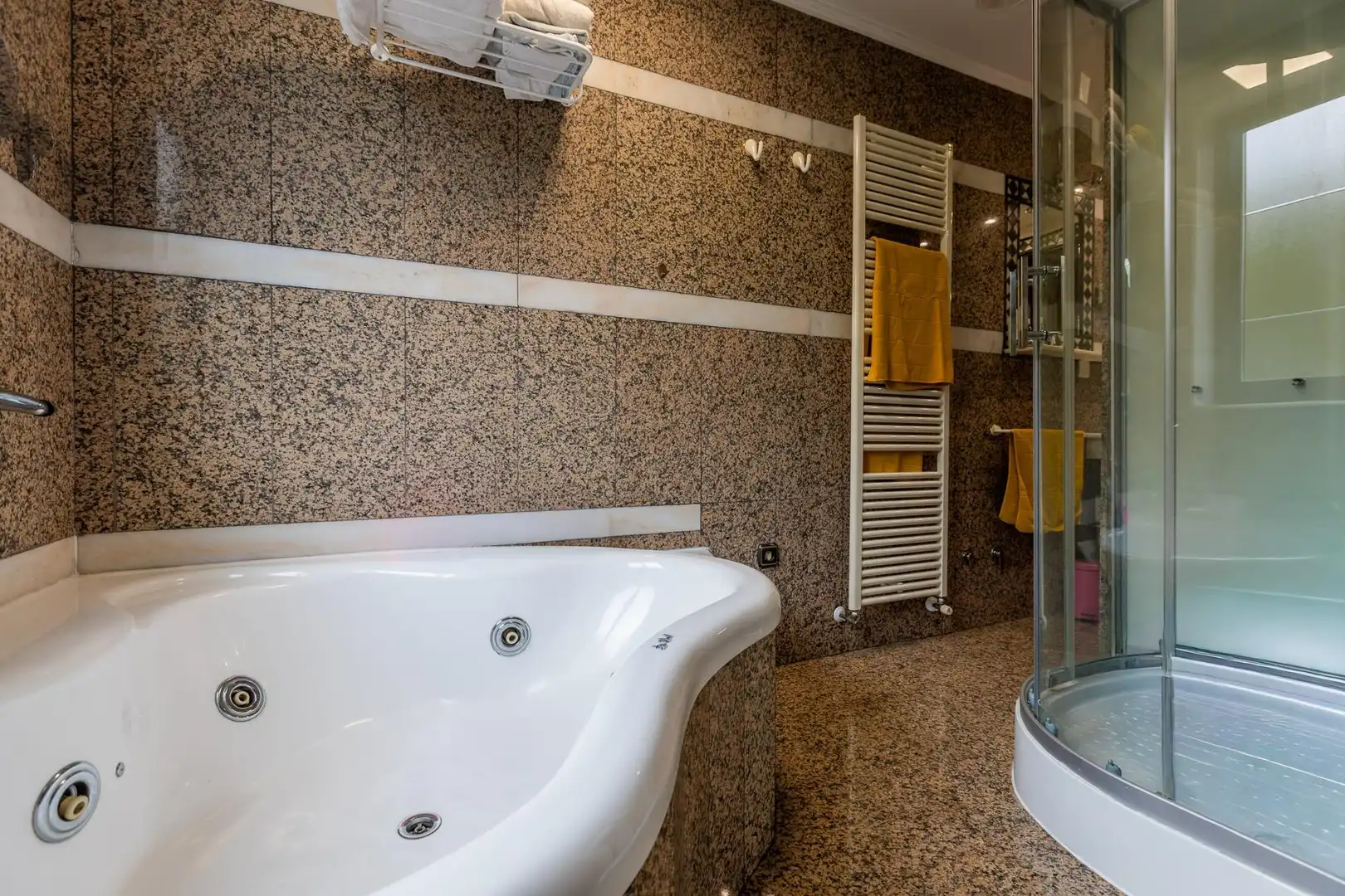 Bathroom of Houses for sale in Sada (A Coruña)
