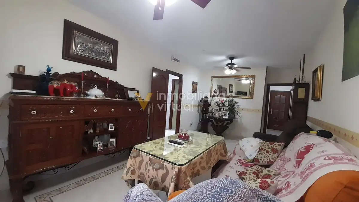 Piso con terraza en venta en Calle Santiago 30