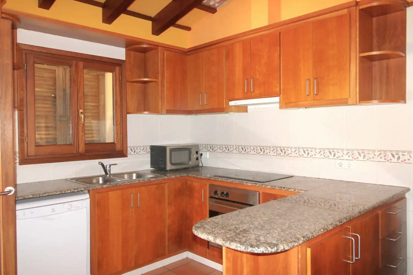 Cuina de Casa o xalet en venda en Sant Lluís amb Aire condicionat, Jardí privat i Terrassa
