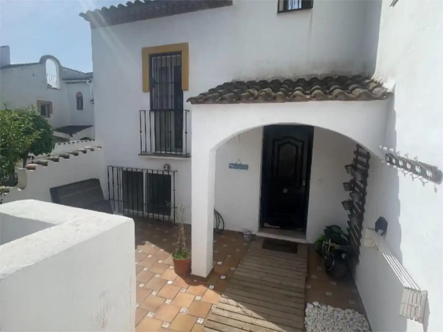 Vista exterior de Planta baixa en venda en Marbella amb Terrassa, Piscina i Balcó