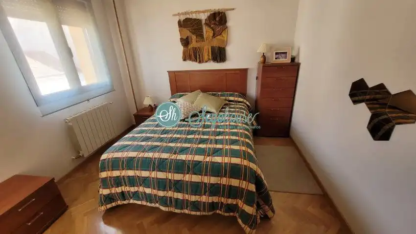 Dormitori de Casa o xalet en venda en Segovia amb Calefacció, Parquet i Terrassa