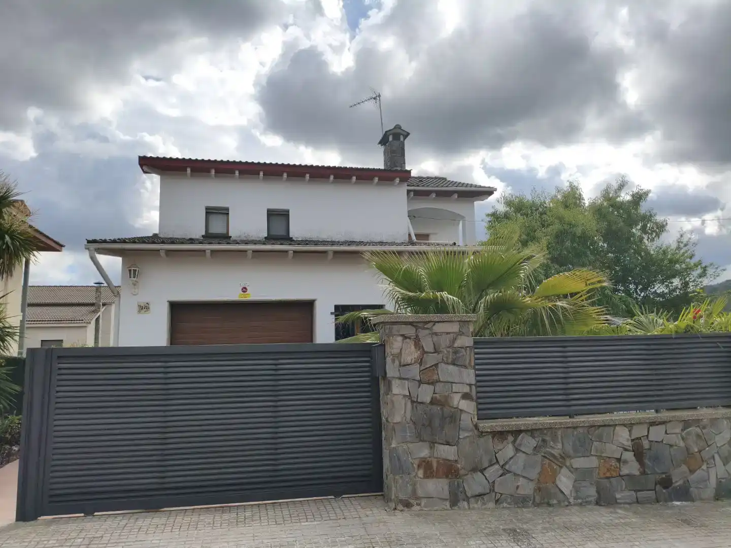 Vista exterior de Pis en venda en Castellar del Vallès amb Aire condicionat, Jardí privat i Traster
