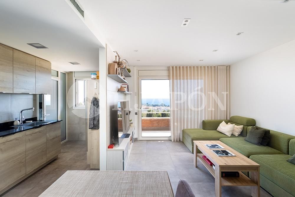 Living room of Attic for sale in Tiana  with Air Conditioner, Terrace and Storage room