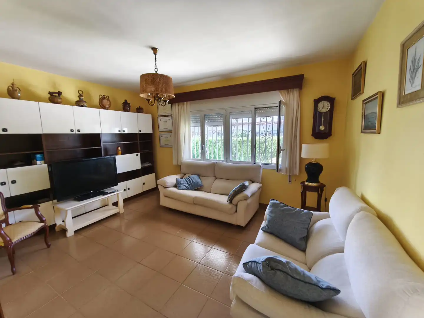 Sala de estar de Casa o chalet en venta en Mont-roig del Camp con Aire acondicionado, Calefacción y Jardín privado