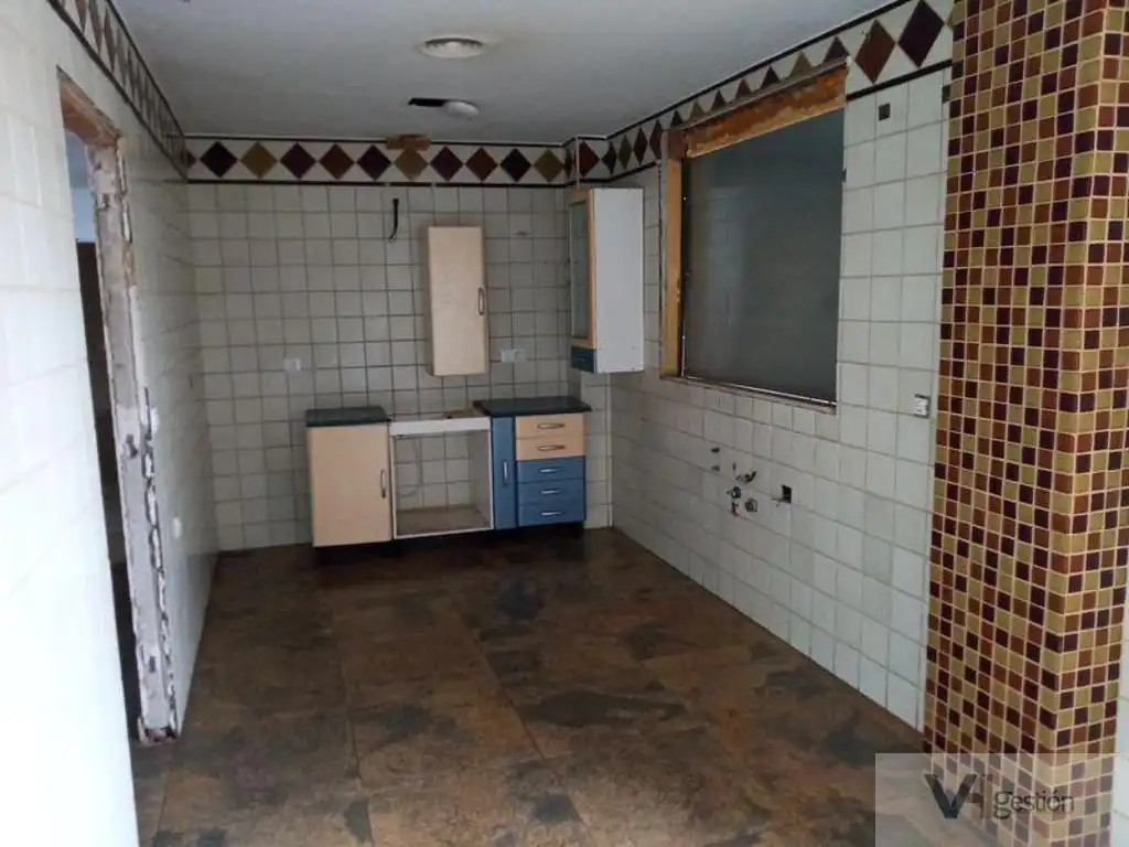 Cuina de Casa o xalet en venda en La Rinconada amb Piscina