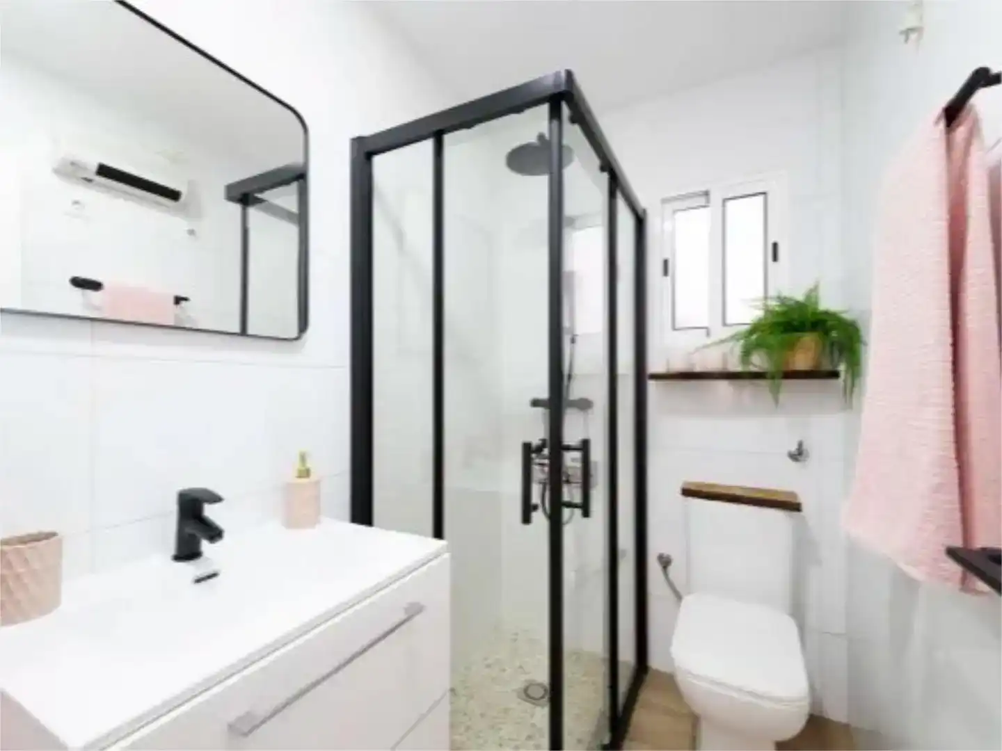 Baño de Piso en venta en Málaga con Aire acondicionado y Amueblado