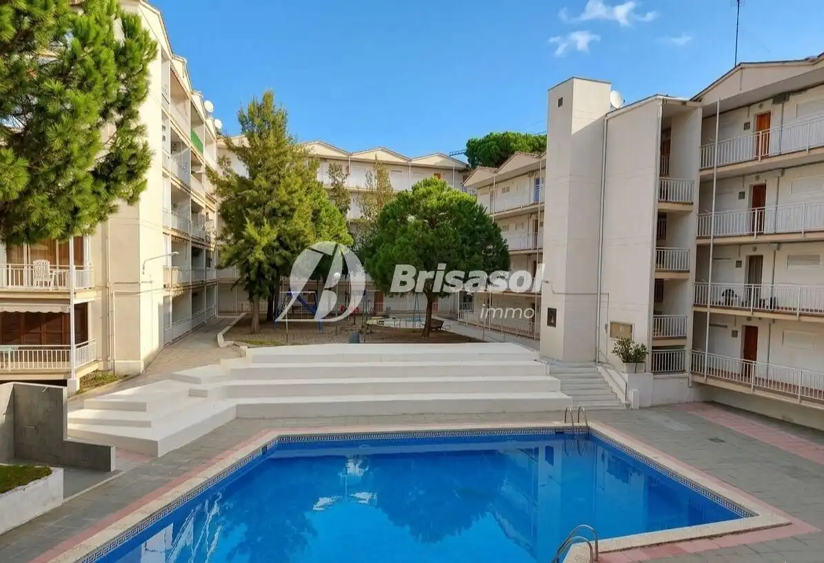 Piscina de Apartamento en venta en Salou con Terraza y Piscina comunitaria