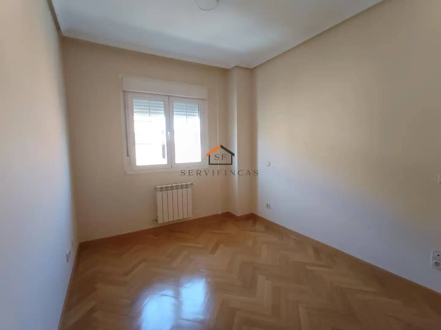 Bedroom of Flat for rent in Madrid  with Air Conditioner, Heating and Parquet flooring