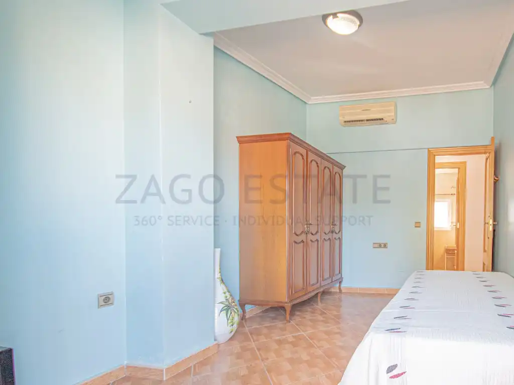 Habitación de Casa adosada en venta en La Nucia con Jardín privado, Amueblado y Horno