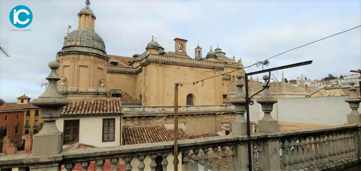 Immobles singulars en venda a Reyes Católicos, imagen 3