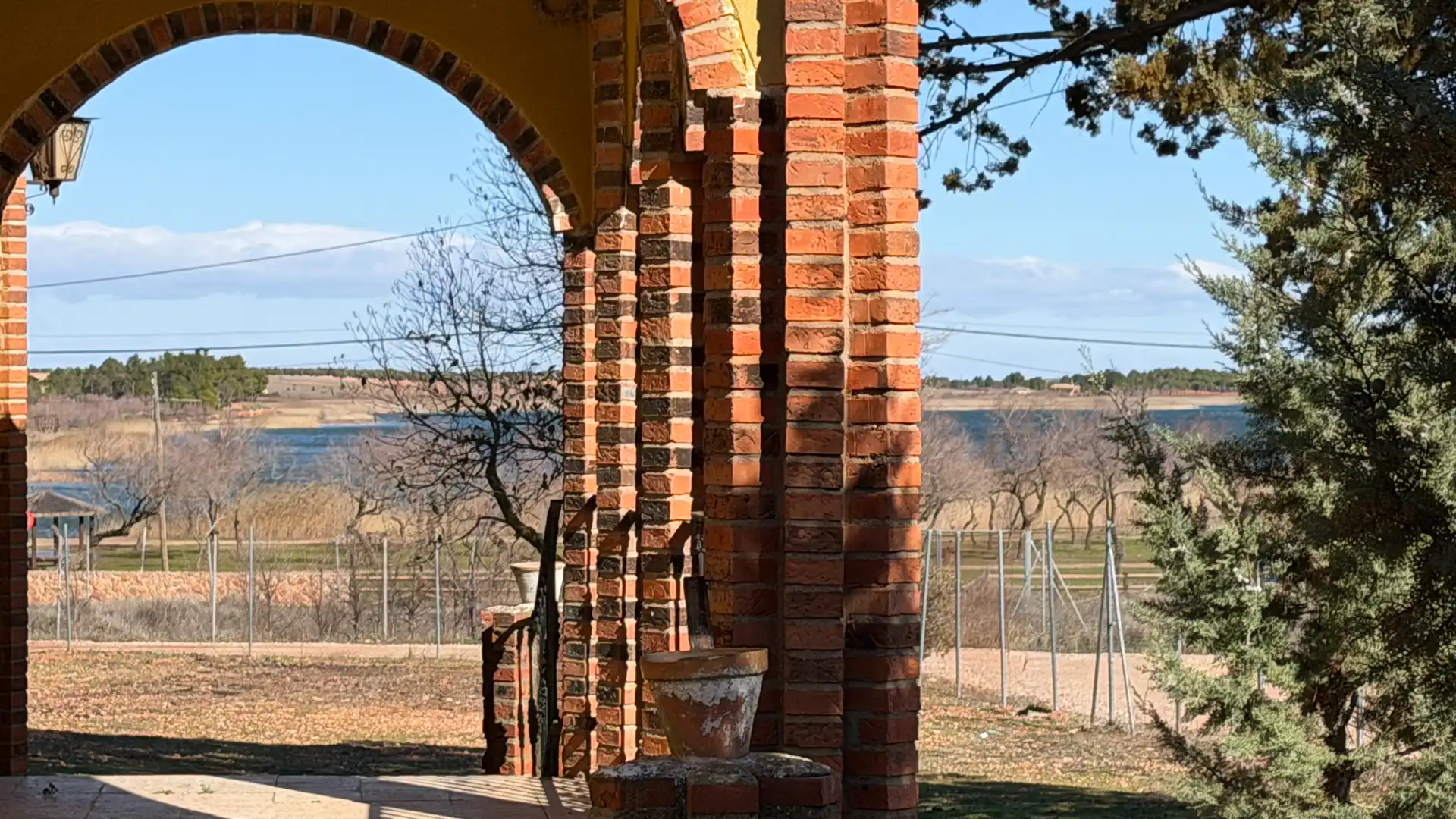 Vista exterior de Casa o chalet en venta en Villafranca de los Caballeros con Jardín privado, Terraza y Amueblado