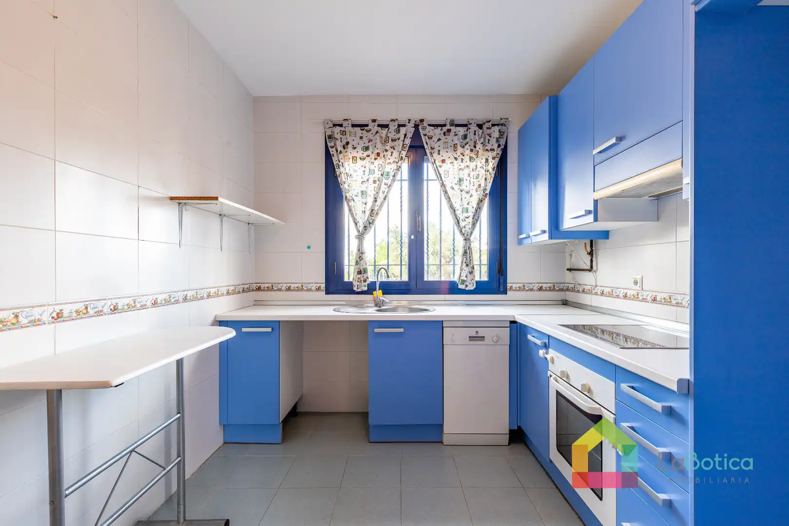 Cocina de Casa adosada en venta en Burguillos de Toledo con Calefacción, Jardín privado y Terraza