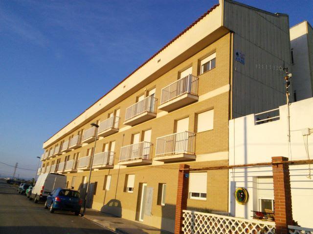Foto 1 de Pis en venda a C/ Pais Valencia                                  , Deltebre, Tarragona