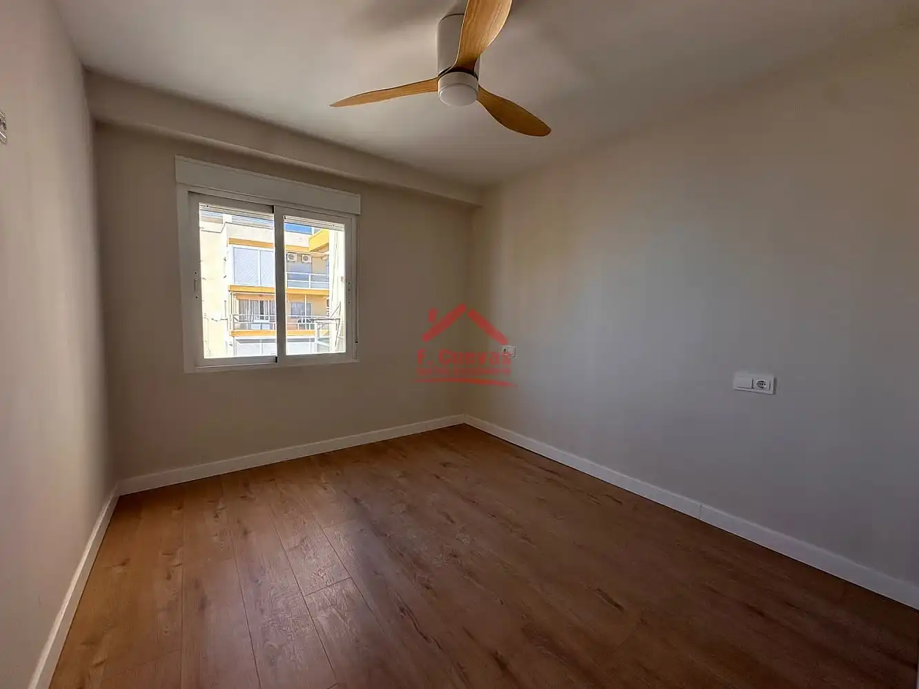 Dormitori de Apartament en venda en Algarrobo pueblo