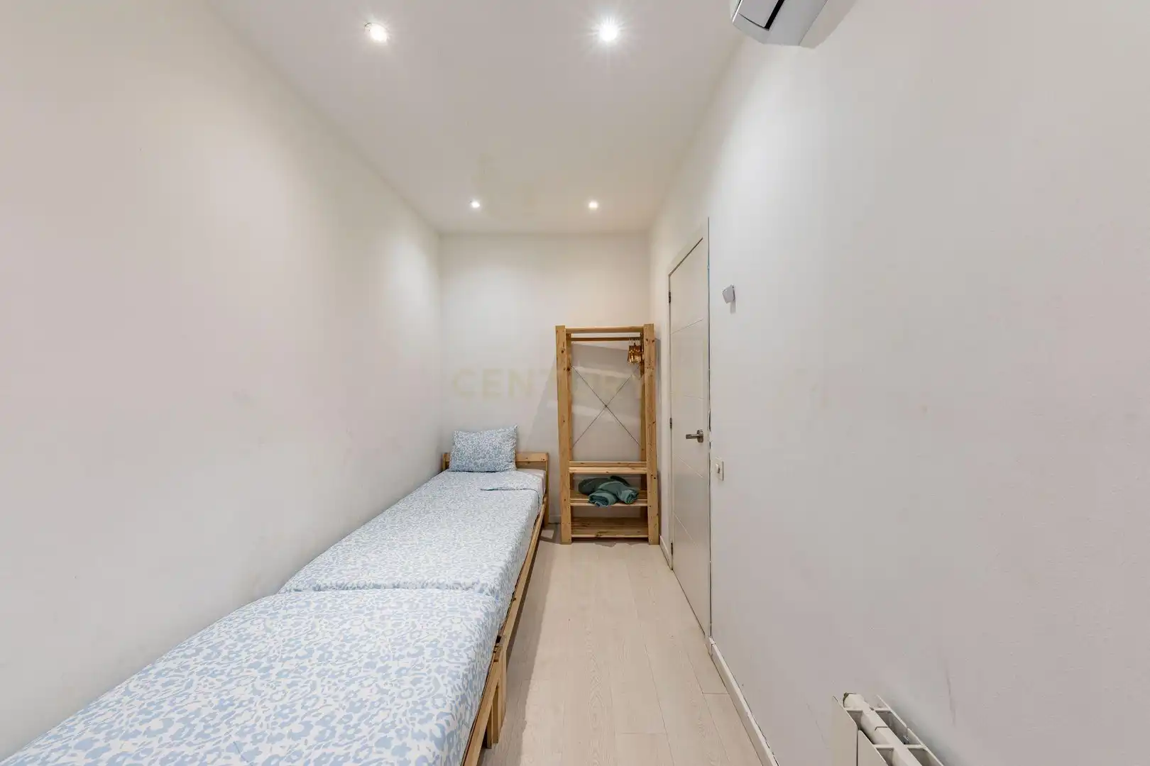 Bedroom of Flat for sale in Santa Coloma de Gramenet  with Air Conditioner, Oven and Washing machine