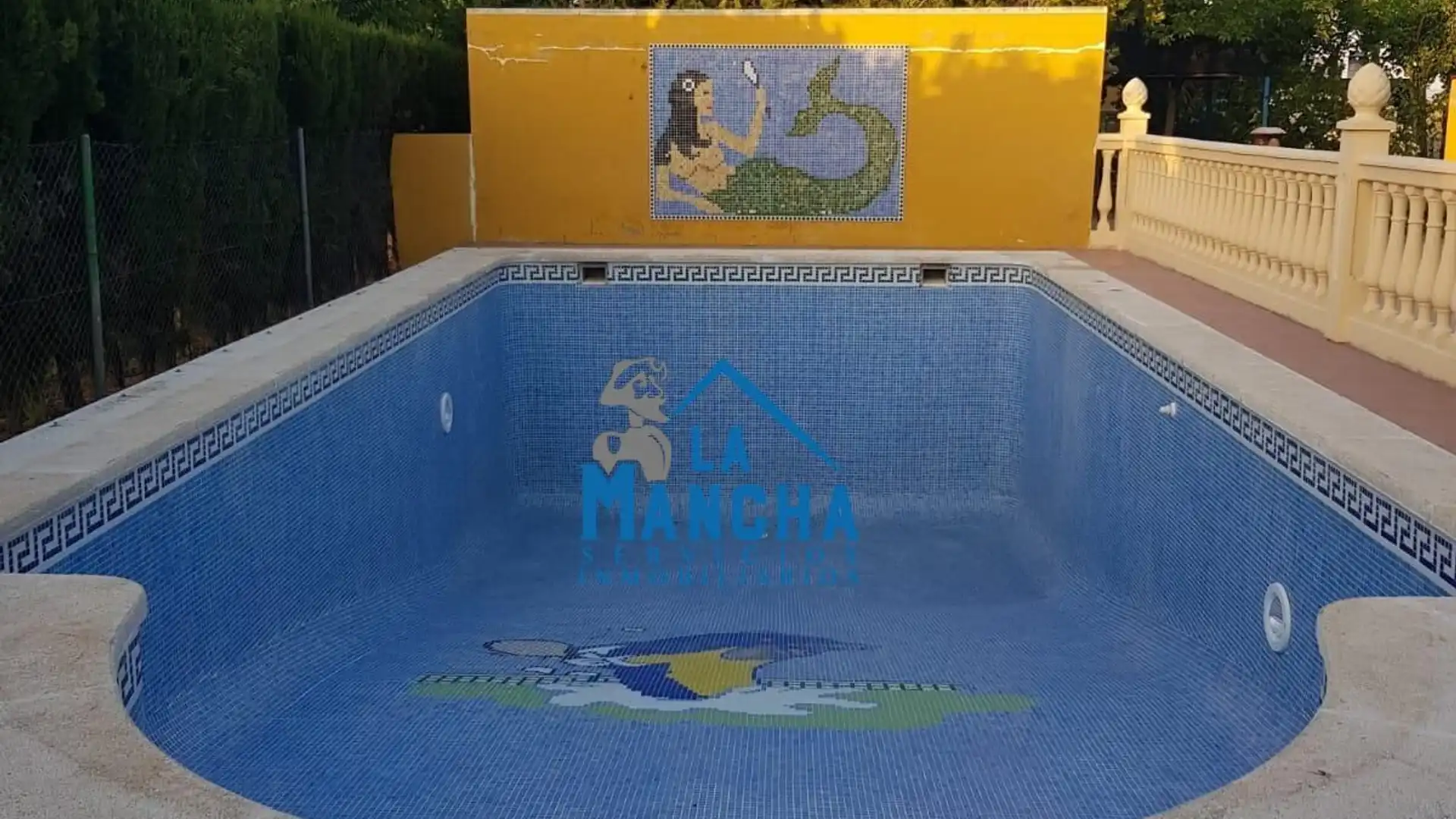 Swimming pool of Houses for sale in  Albacete Capital  with Air Conditioner, Private garden and Terrace