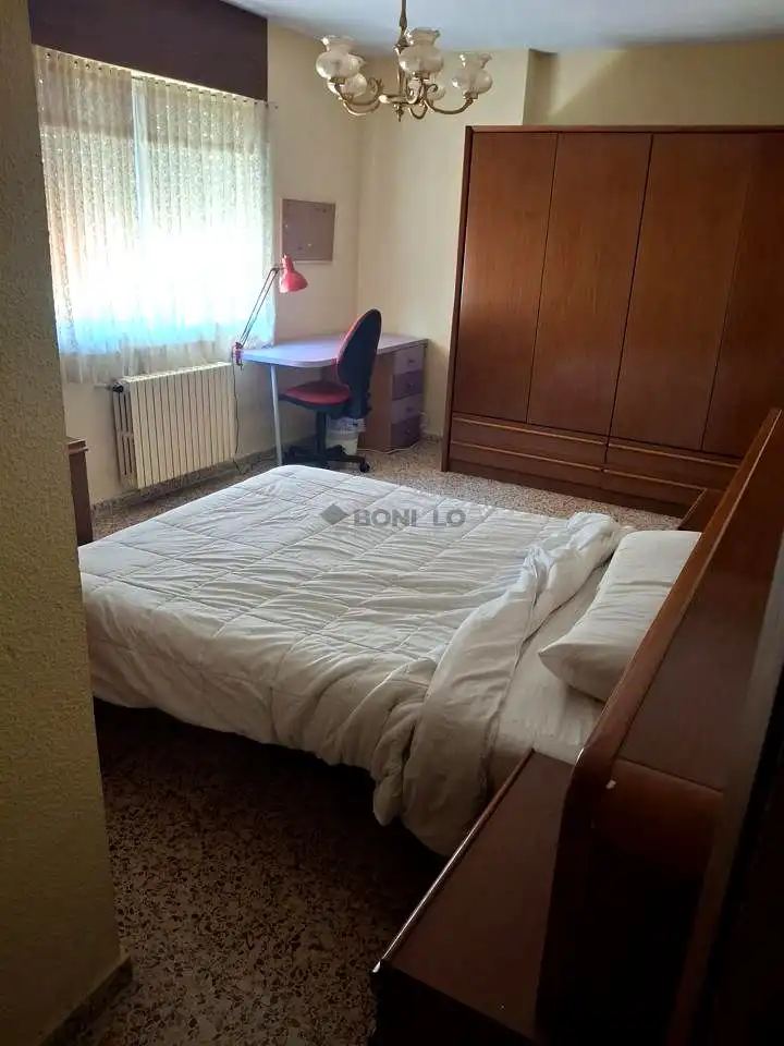 Schlafzimmer von Wohnung zur Miete in Teruel mit Möbliert
