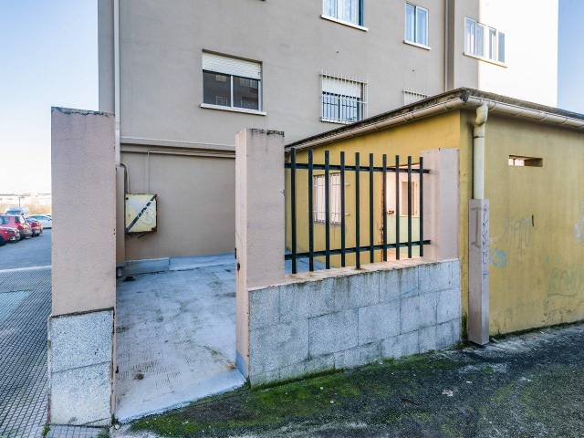 Local comercial en Venta en Ejercito Español, 6 en Caranza