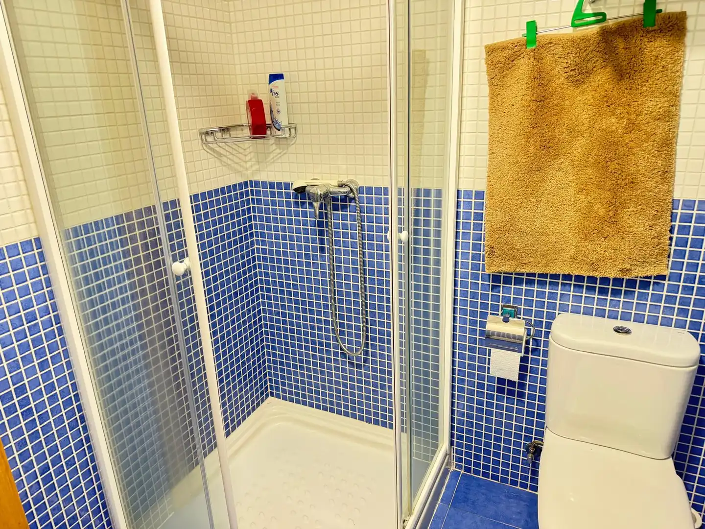 Bany de Pis en venda en León Capital  amb Calefacció, Terrassa i Traster