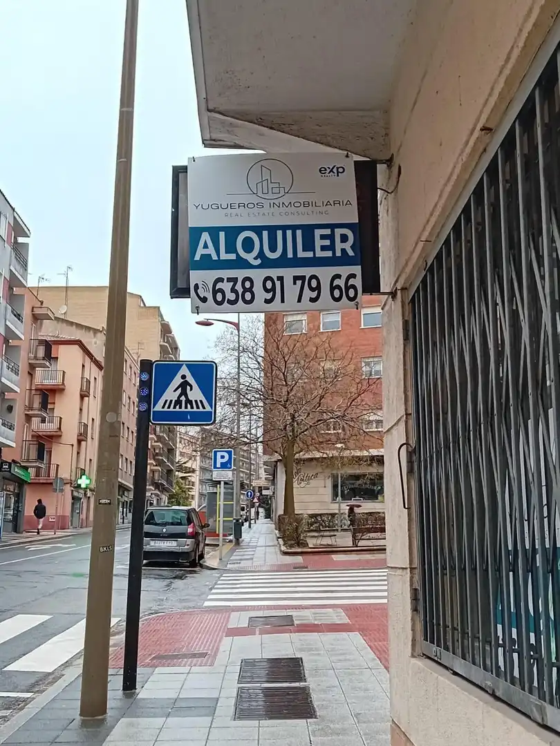Vista exterior de Local de alquiler en Salamanca