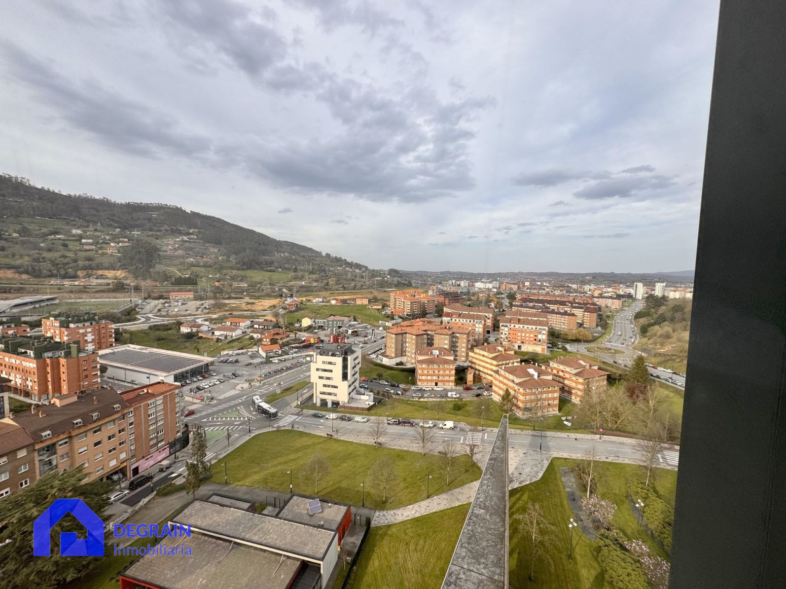 Exterior view of Flat for rent in Oviedo   with Heating and Storage room